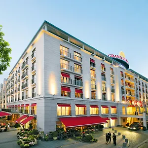 Grand Elysee ***** המבורג